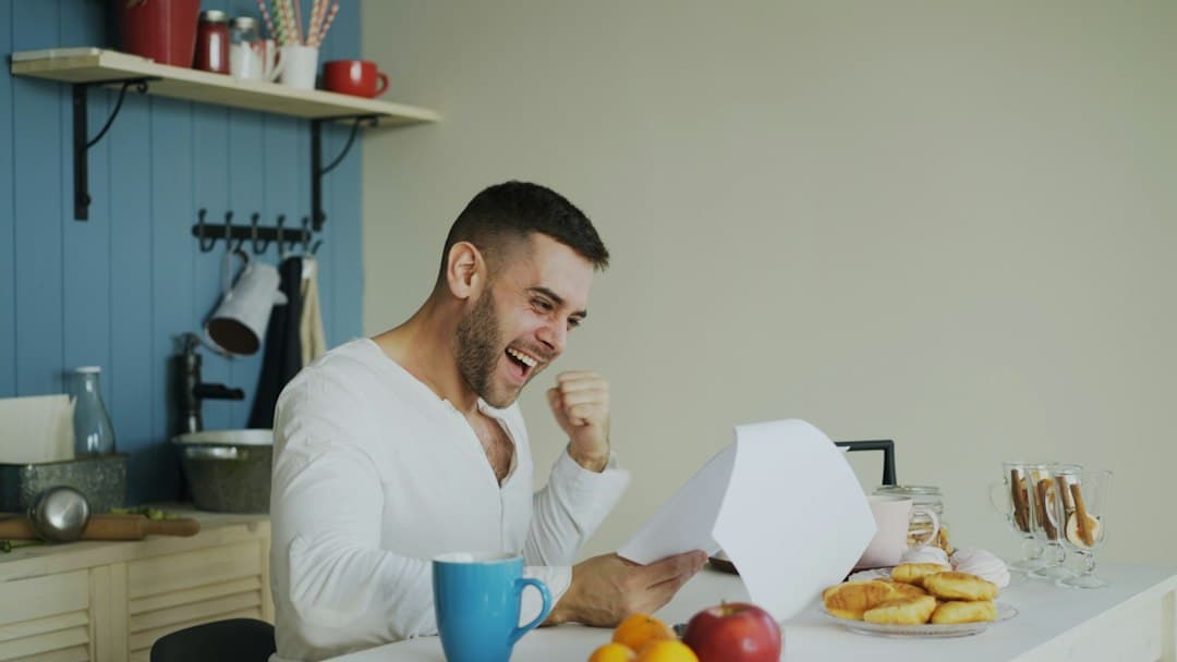 How Margin Accounts Work and the Risks Behind Borrowing to Invest