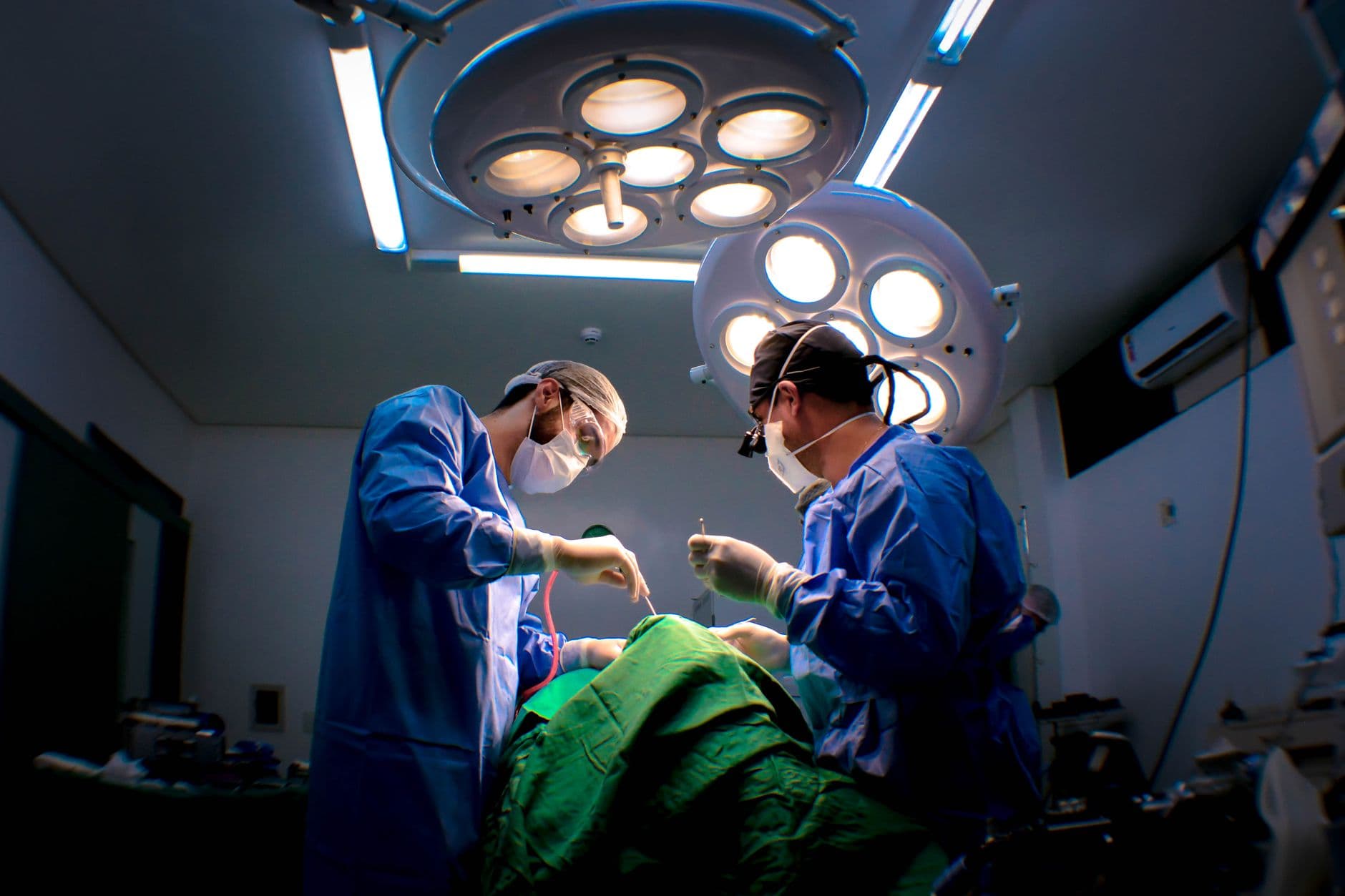 Night Shift Investing: A Physician's Guide to Trading Around On-Call Hours