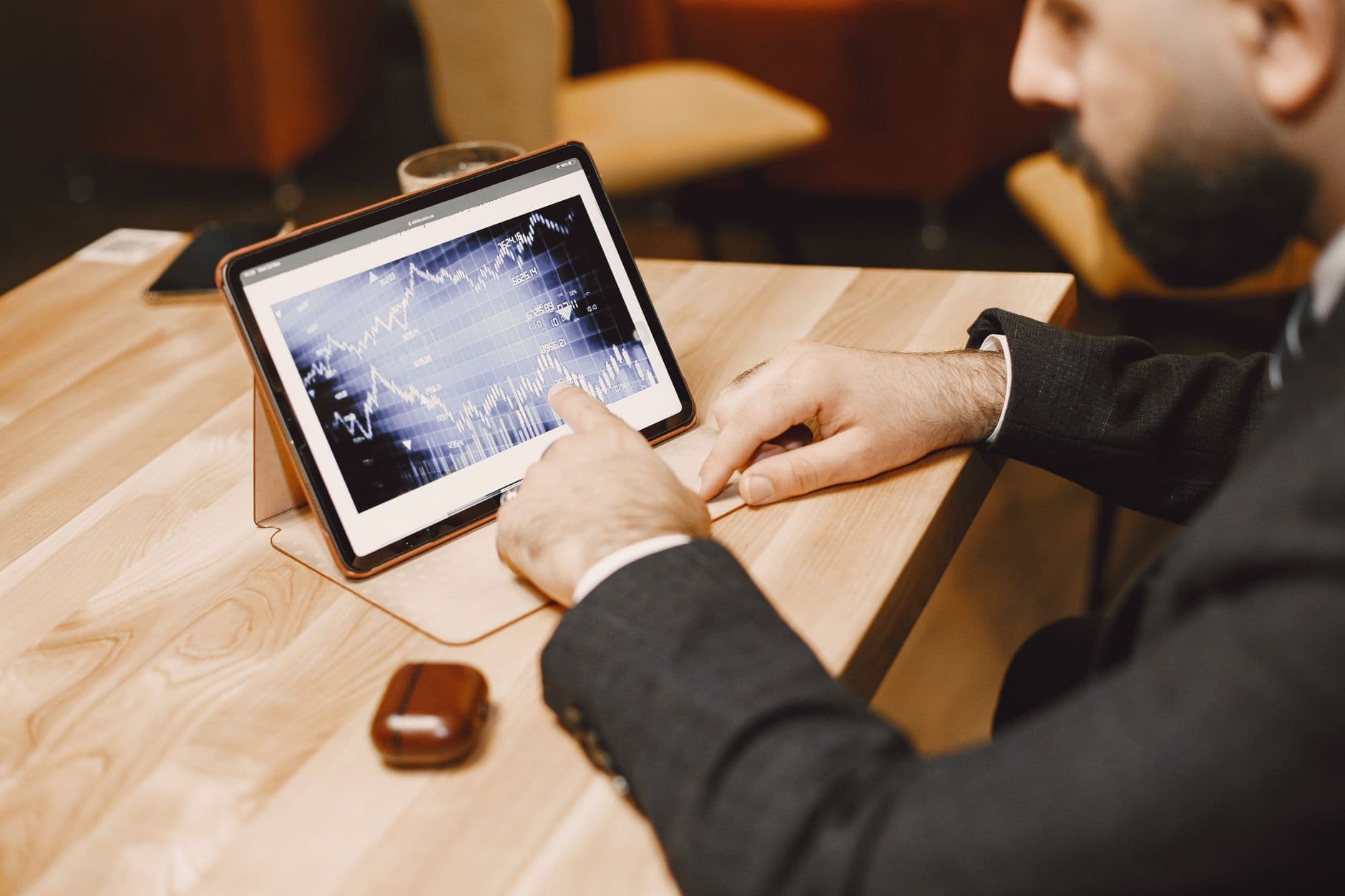 How to Build a Watchlist for Merger Arbitrage Opportunities