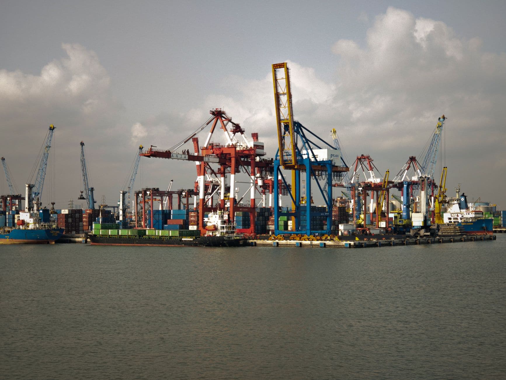 Emerging Markets Explained: Risks and Roles in a Portfolio